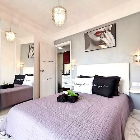 Pure Bliss Luxury Beachfront Apartment With Panoramic Sea Views, Electric Bbq, Gym Equipment And More Agía Triada Exteriér fotografie